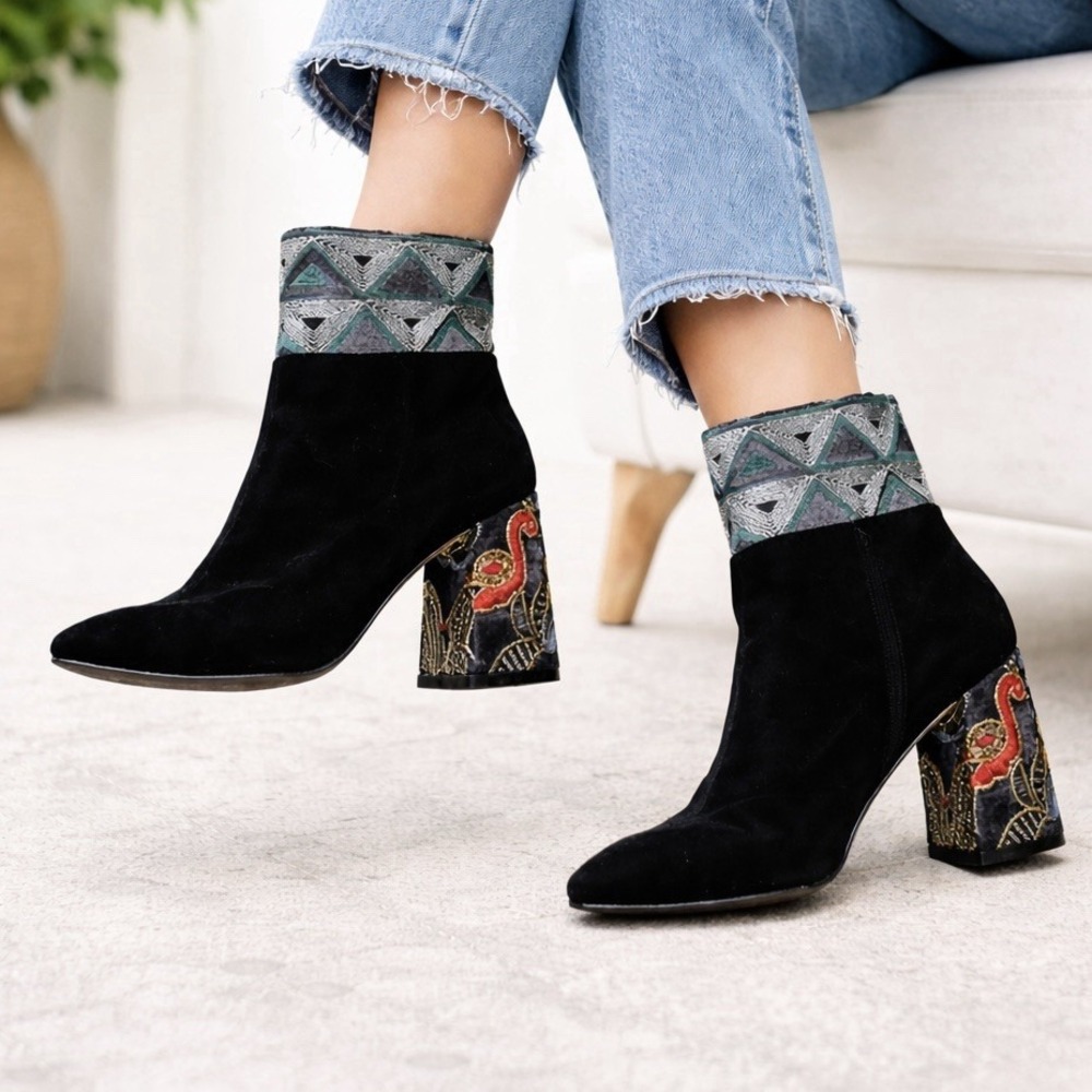 DEE KELLER Lake Black Velvet Bootie US 6/6.5 Sequin Embroidered Bird Flower Boho